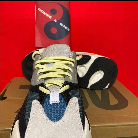 Yezzy 700s main image 8